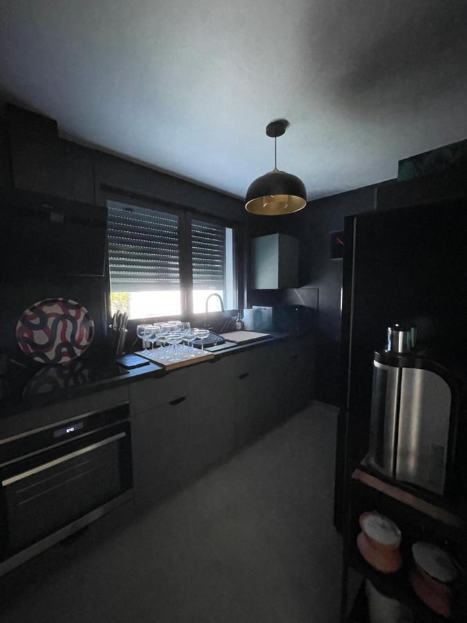 Appartement De Caractere Avec Jacuzzi Fréjus Екстериор снимка
