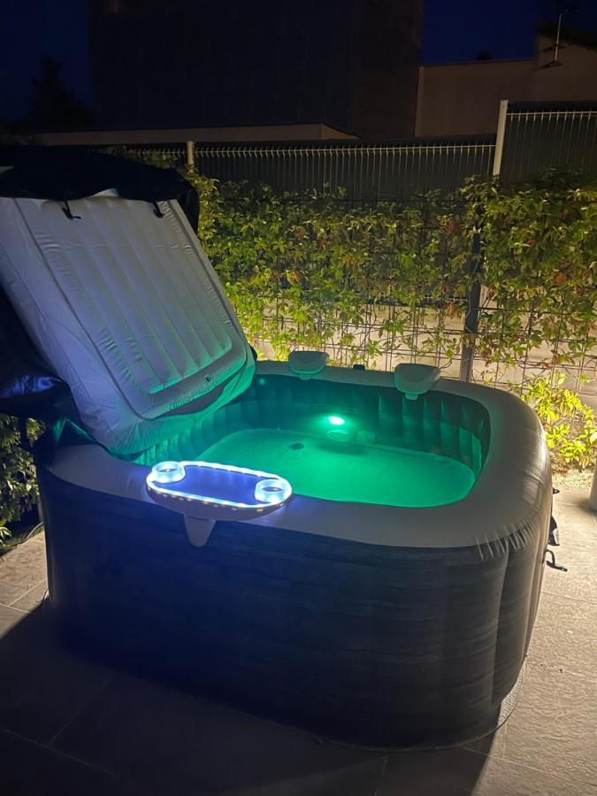 Appartement De Caractere Avec Jacuzzi Fréjus Екстериор снимка