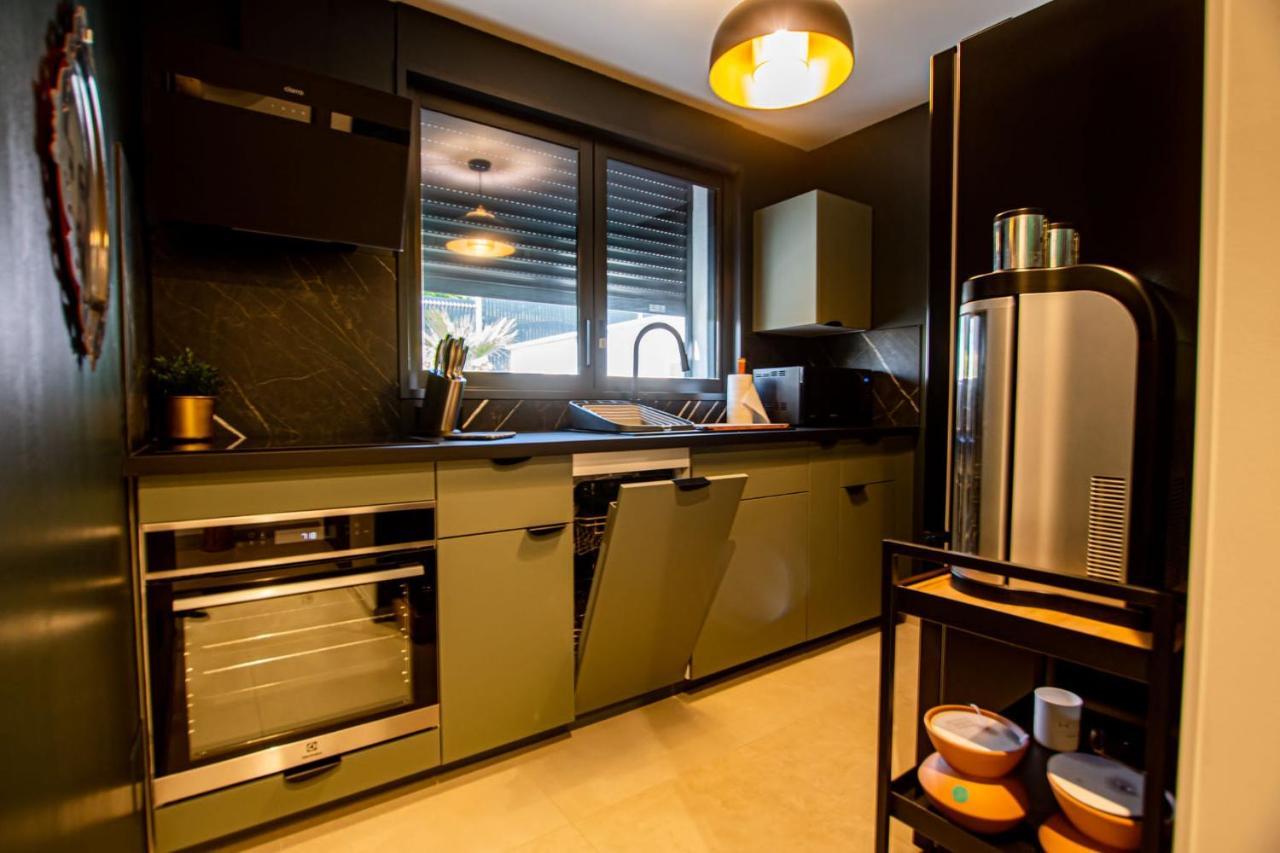Appartement De Caractere Avec Jacuzzi Fréjus Екстериор снимка
