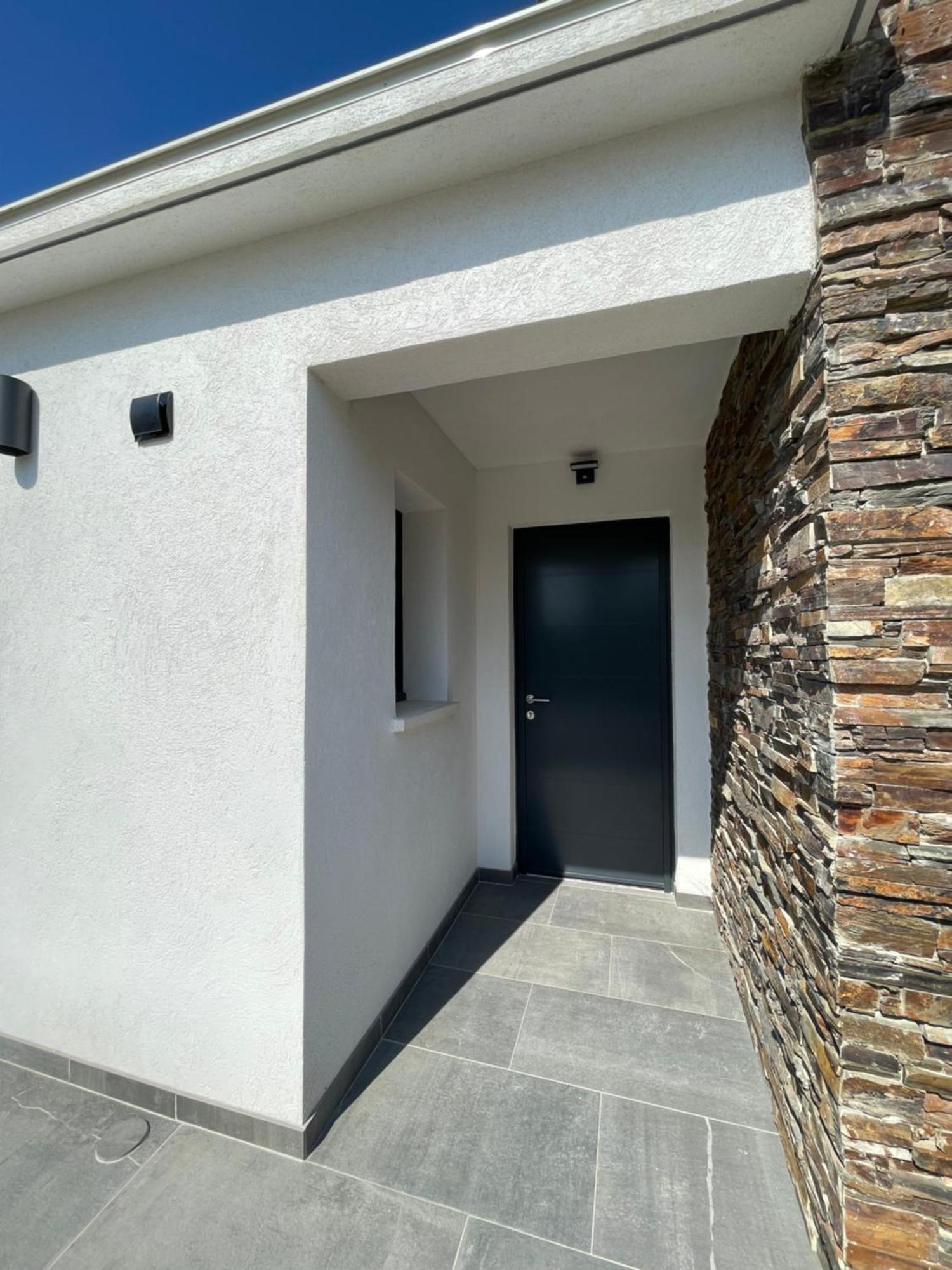 Appartement De Caractere Avec Jacuzzi Fréjus Екстериор снимка
