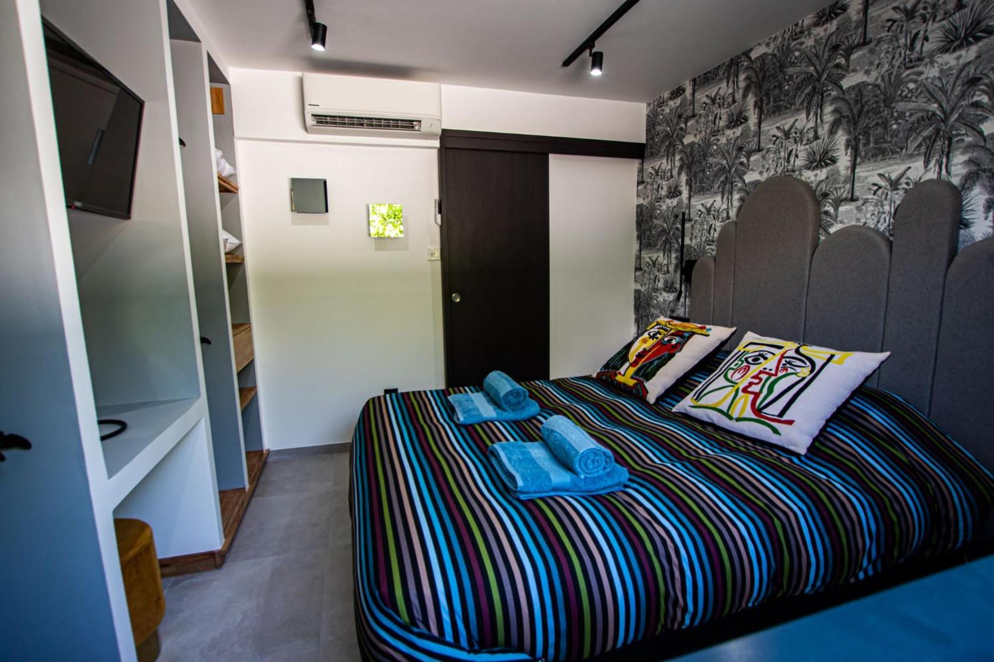 Appartement De Caractere Avec Jacuzzi Fréjus Екстериор снимка
